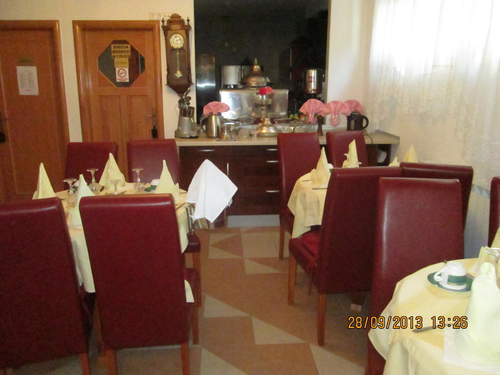 乌纳别墅酒店 塞拉耶佛 外观 照片